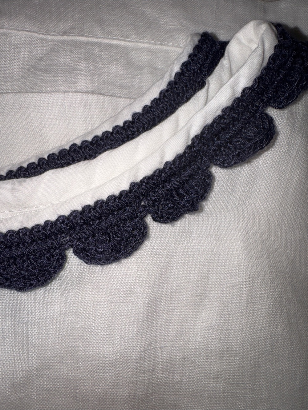 United Colors of Benetton Sleeveless Linen Top Neck Scalloped Embroidery Size M - Picture 3 of 8